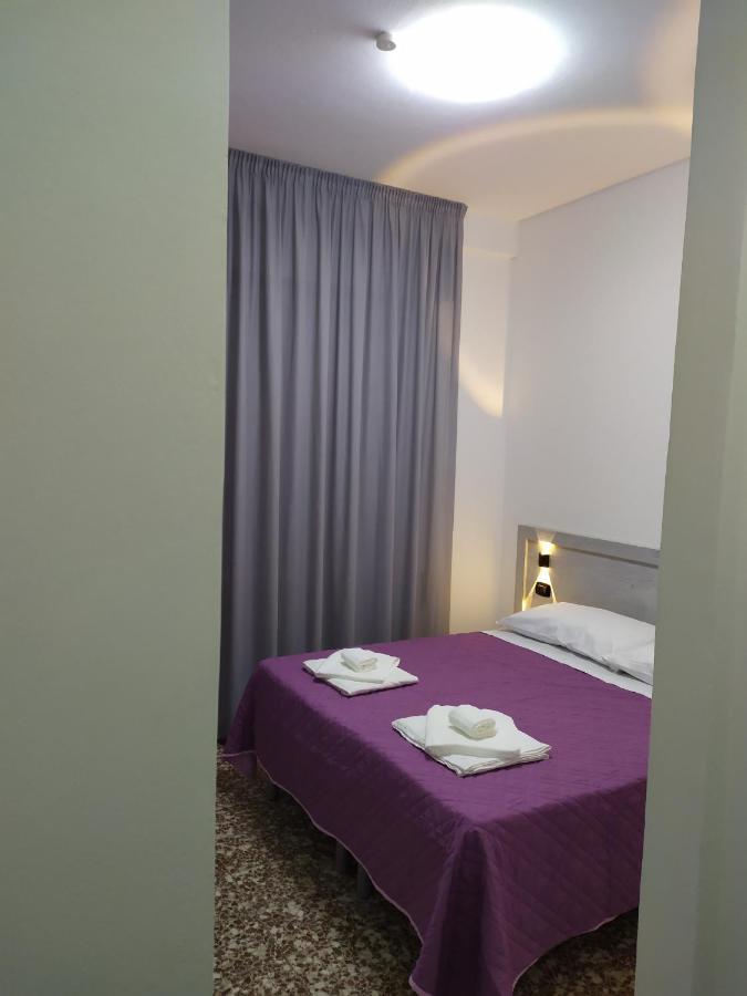 Hotel Madonna Del Pino Cervia Exterior foto