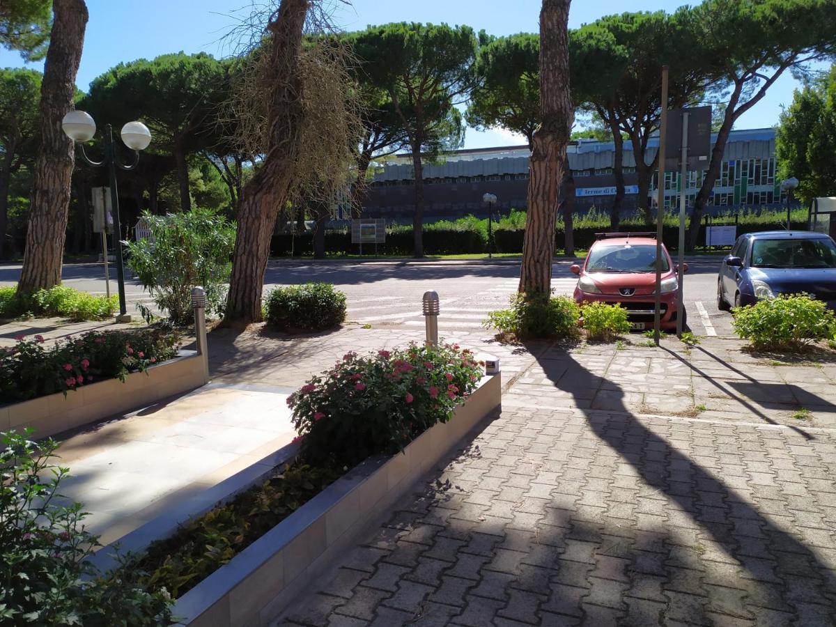 Hotel Madonna Del Pino Cervia Exterior foto