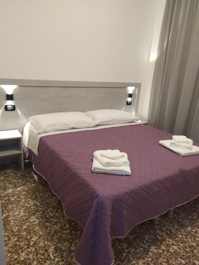 Hotel Madonna Del Pino Cervia Exterior foto