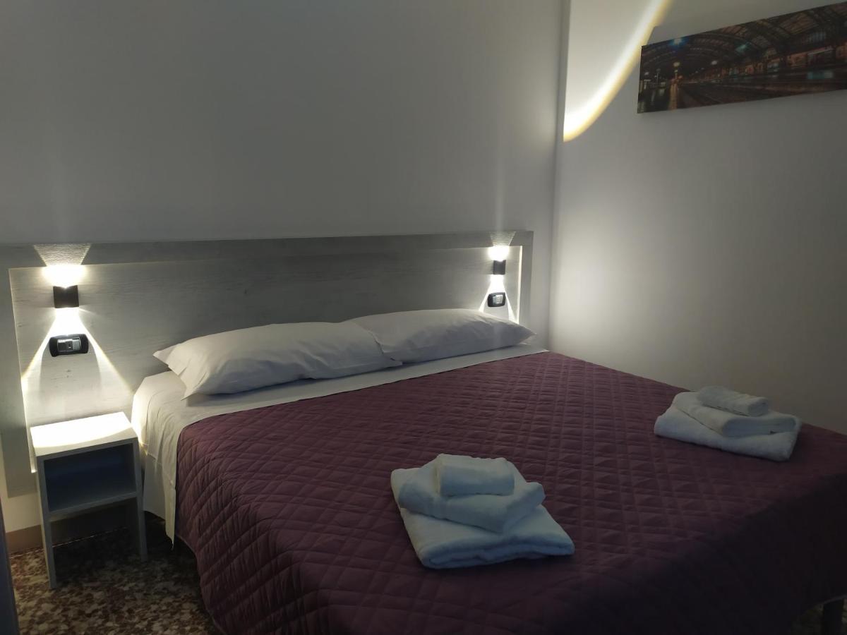 Hotel Madonna Del Pino Cervia Exterior foto